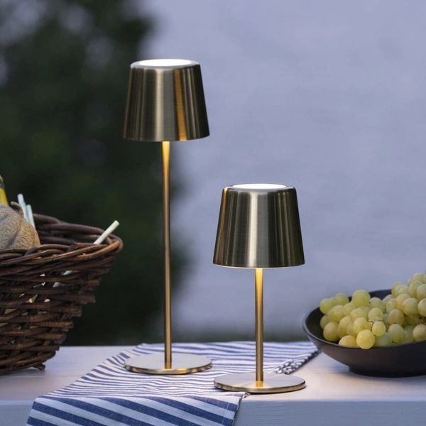 Lampa stołowa na zewnątrz Xaana LED CCT+DIM | szczotkowany mosiądz