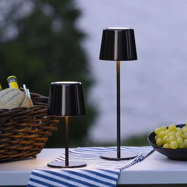 Lampa stołowa na zewnątrz Xaana LED CCT+DIM | szczotkowany mosiądz